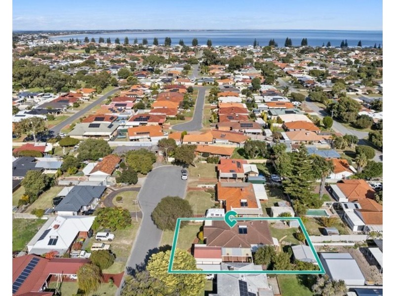 10 Cederdale Way, Safety Bay WA 6169