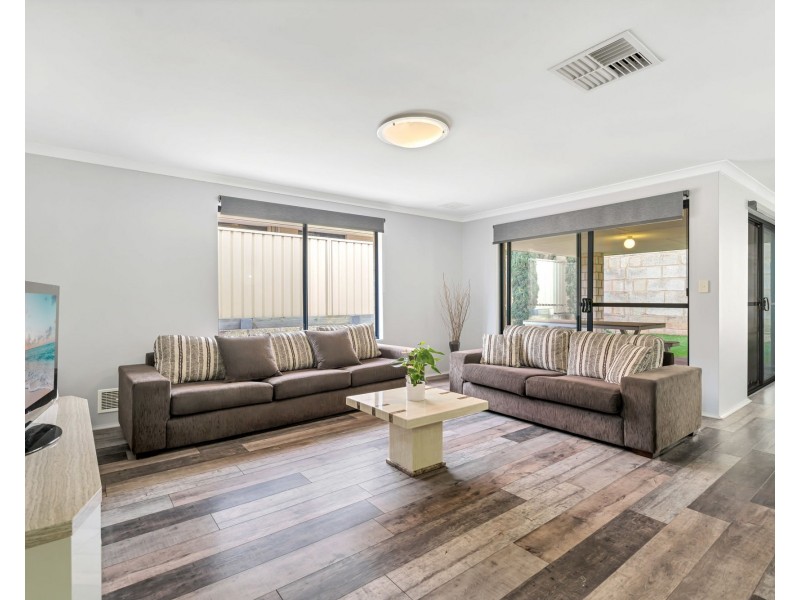 39 Stokesay Street, Orelia WA 6167