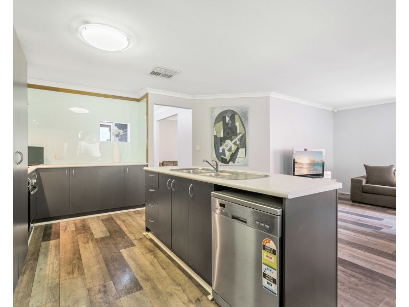 39 Stokesay Street, Orelia WA 6167