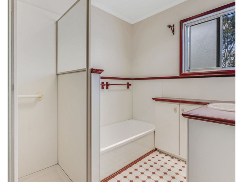 16 Susanne Street, Southport QLD 4215