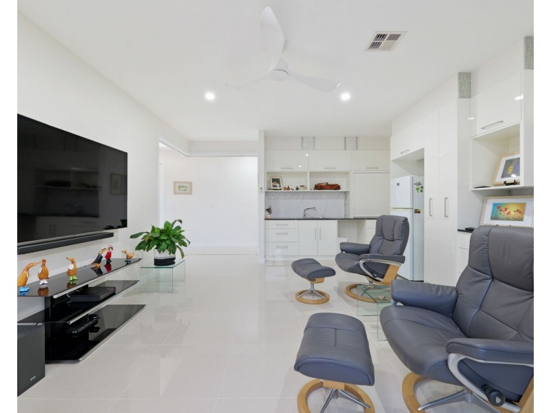 13 Francis Court, Pelican Waters QLD 4551