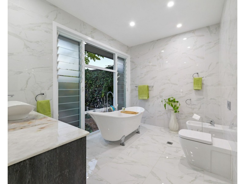 13 Francis Court, Pelican Waters QLD 4551