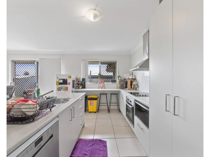 16 Peregrine Drive, Lowood QLD 4311