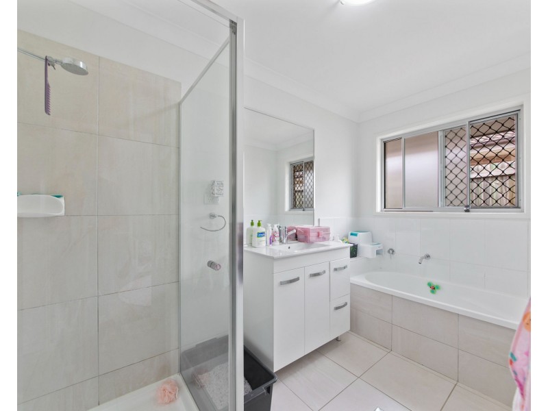 16 Peregrine Drive, Lowood QLD 4311