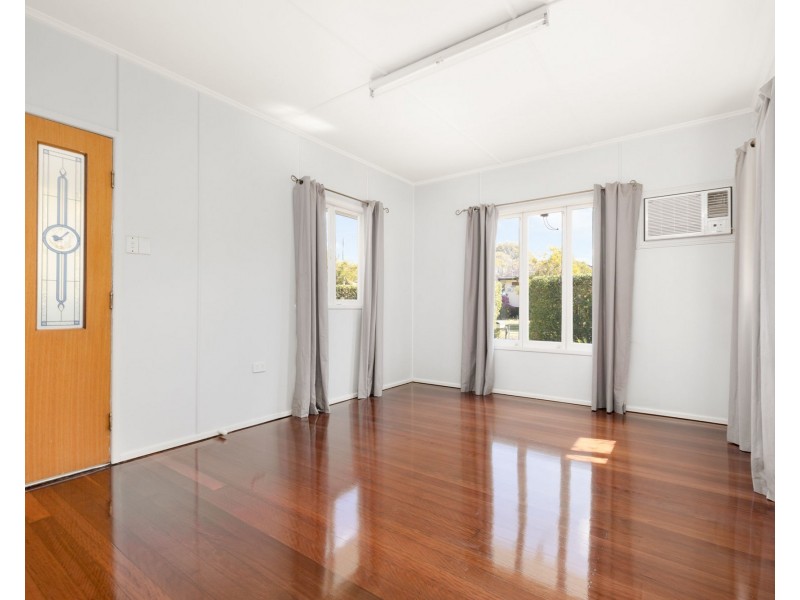 25 Kenbarry Street, Brighton QLD 4017