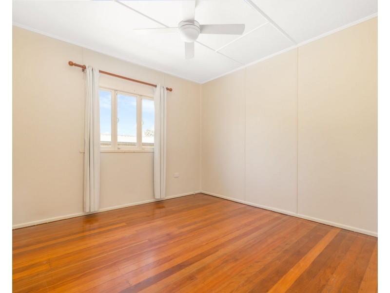 25 Kenbarry Street, Brighton QLD 4017