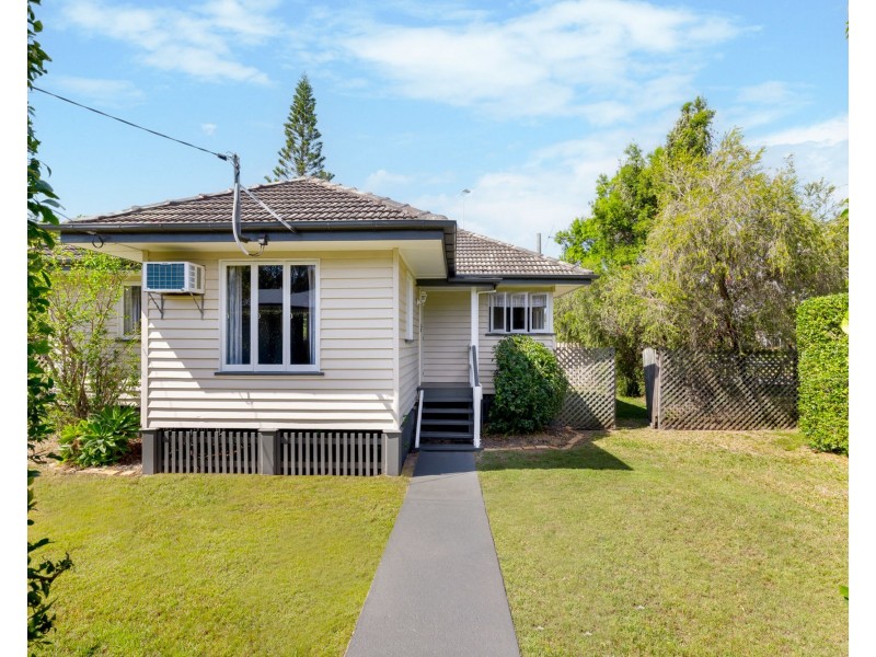 25 Kenbarry Street, Brighton QLD 4017