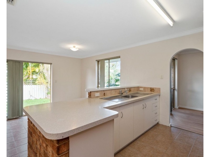 8 Atherton Close, Greenfields WA 6210