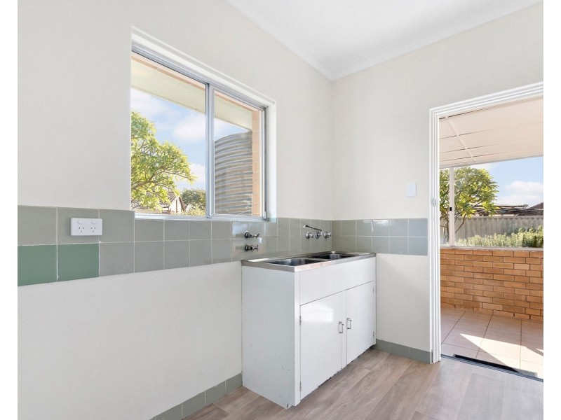 2 Gillark Street, Dudley Park WA 6210