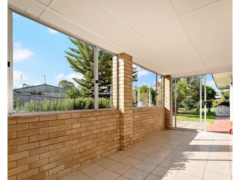 2 Gillark Street, Dudley Park WA 6210