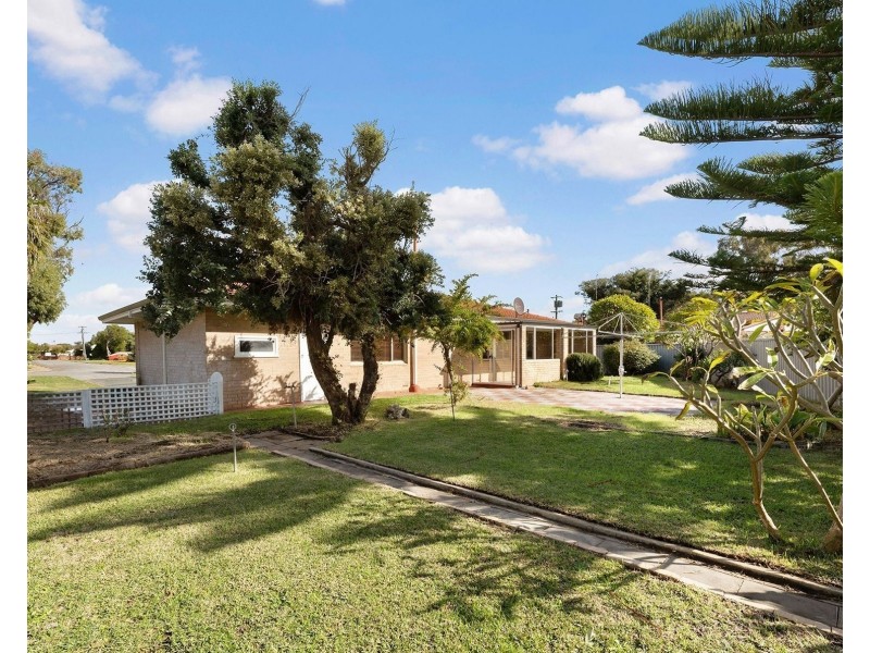 2 Gillark Street, Dudley Park WA 6210