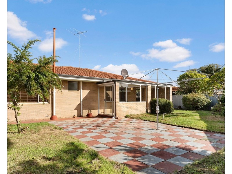 2 Gillark Street, Dudley Park WA 6210