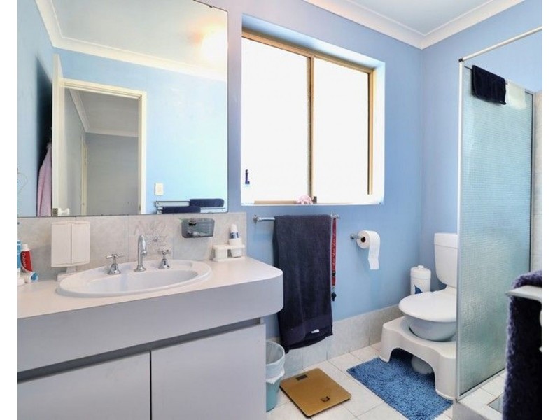 8 Glenway Loop, Cooloongup WA 6168
