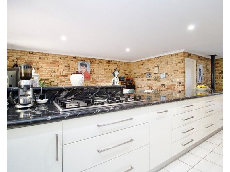 8 Glenway Loop, Cooloongup WA 6168