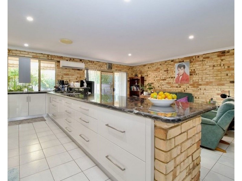 8 Glenway Loop, Cooloongup WA 6168