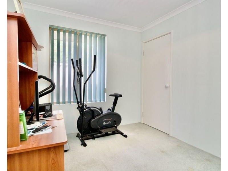 8 Glenway Loop, Cooloongup WA 6168