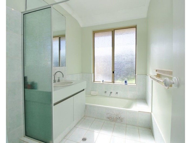 8 Glenway Loop, Cooloongup WA 6168