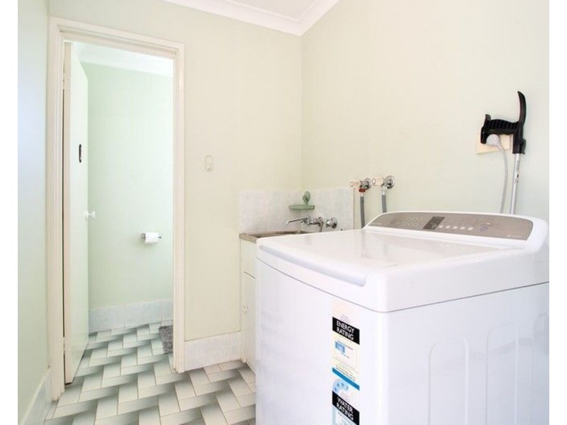 8 Glenway Loop, Cooloongup WA 6168