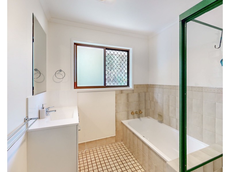 18 Hawaii Avenue, Banksia Beach QLD 4507