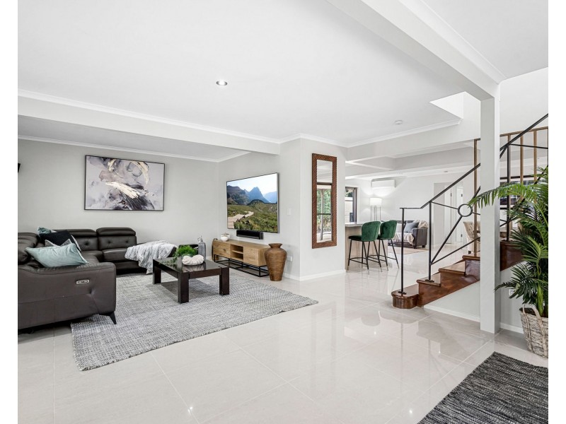 4 Joseph Place, Ormiston QLD 4160