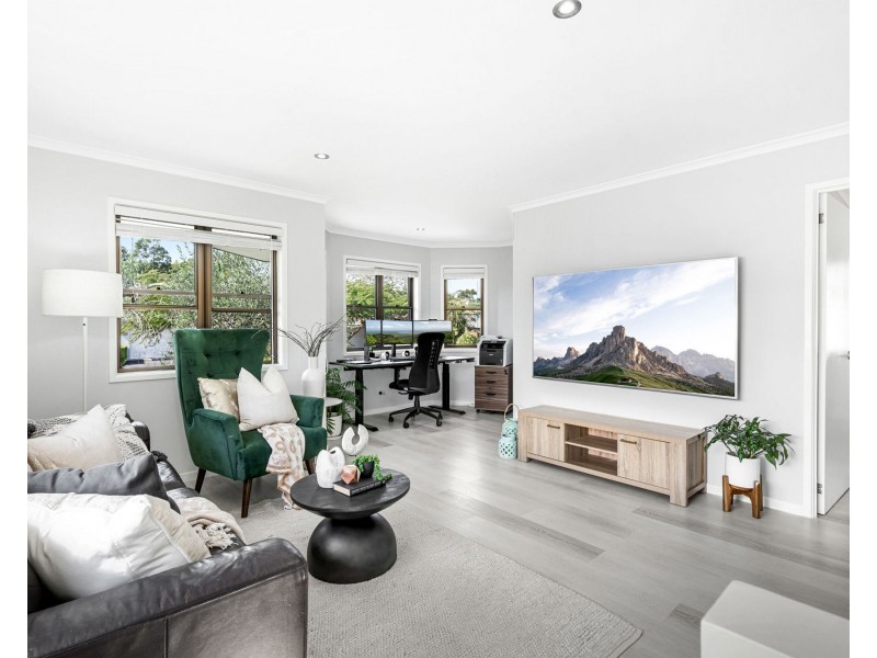 4 Joseph Place, Ormiston QLD 4160