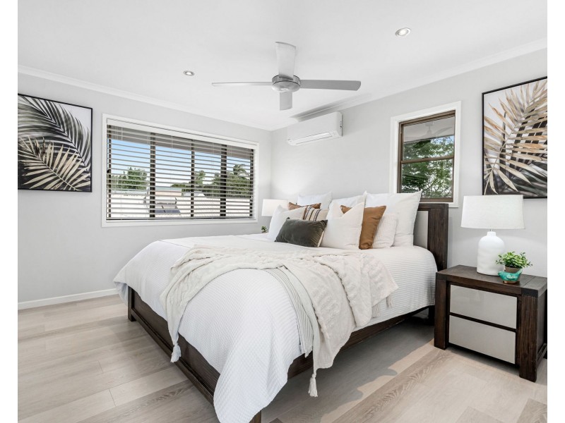 4 Joseph Place, Ormiston QLD 4160