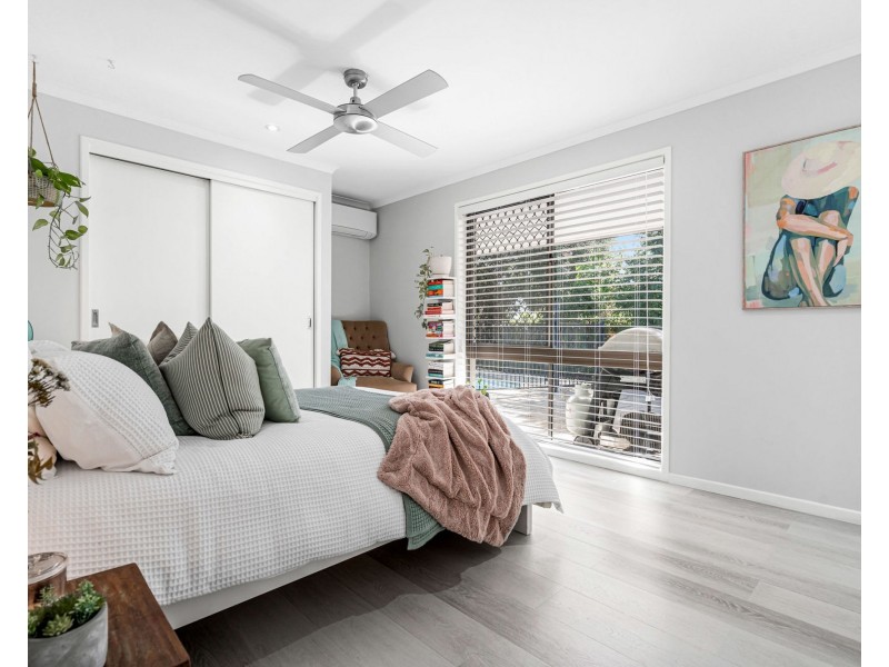 4 Joseph Place, Ormiston QLD 4160
