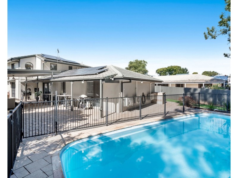 4 Joseph Place, Ormiston QLD 4160