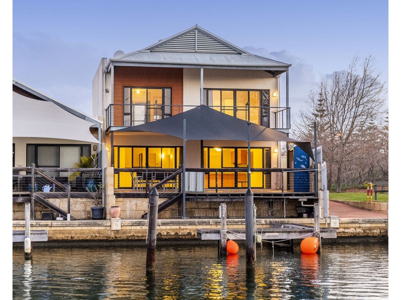 11/3 Piccolo Place, Halls Head WA 6210