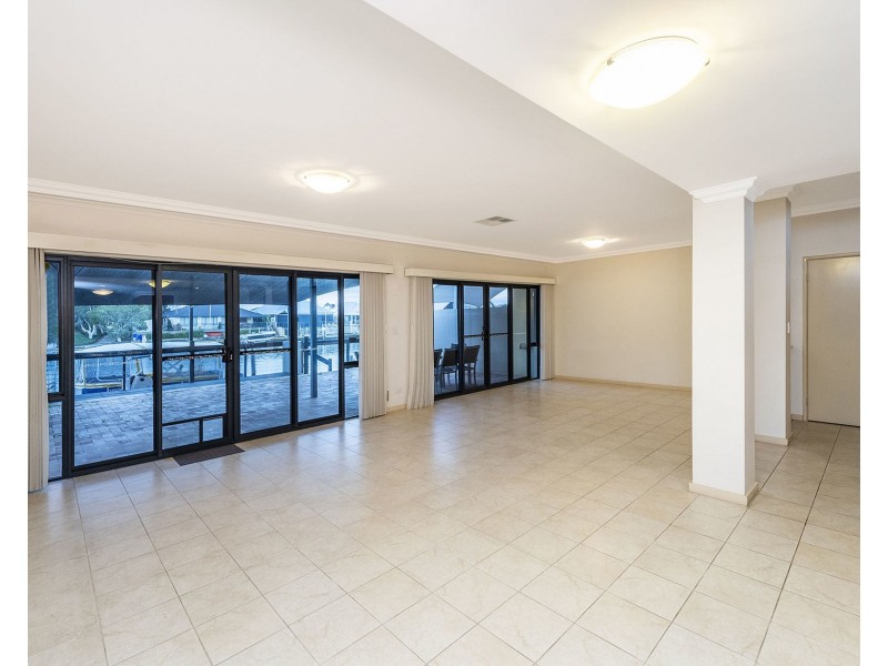 11/3 Piccolo Place, Halls Head WA 6210