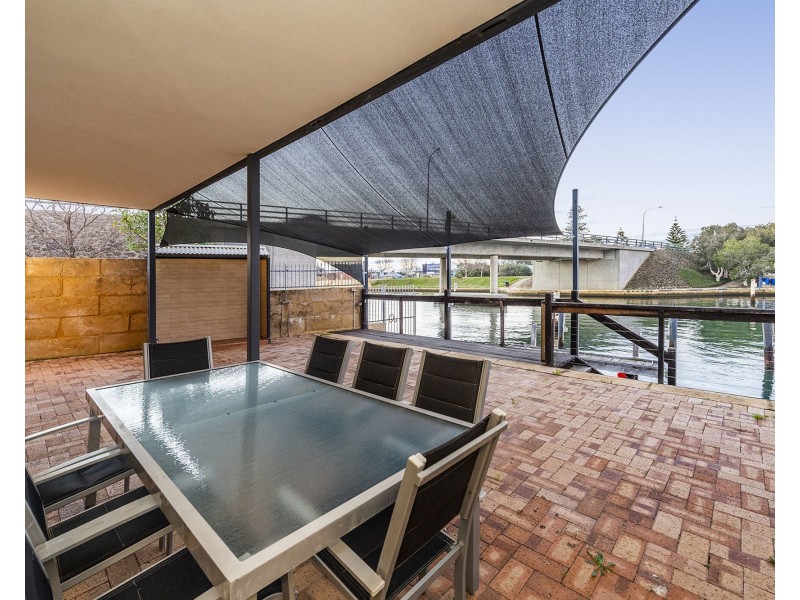 11/3 Piccolo Place, Halls Head WA 6210