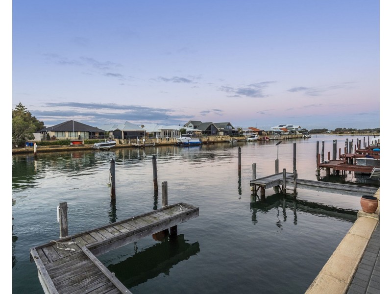 11/3 Piccolo Place, Halls Head WA 6210