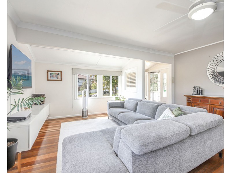 4 Hall Street, Brighton QLD 4017