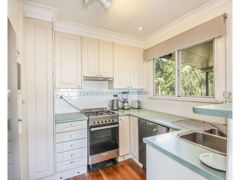 4 Hall Street, Brighton QLD 4017