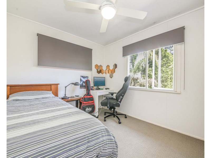 4 Hall Street, Brighton QLD 4017