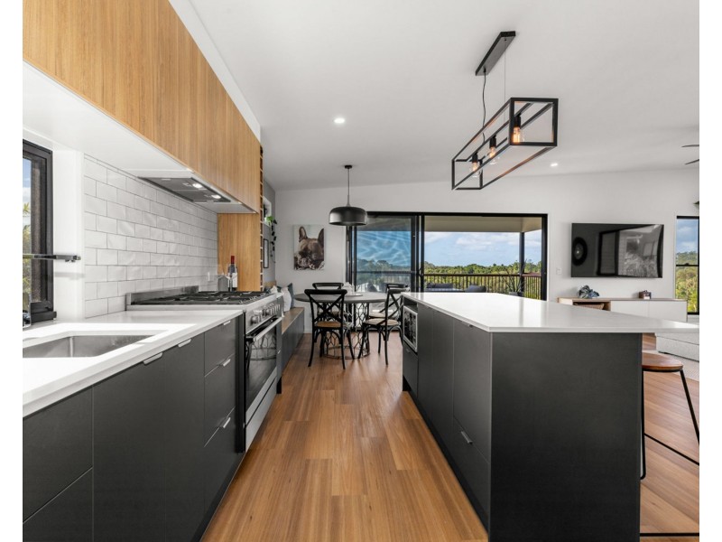 12 Greens Vista Place, Yaroomba QLD 4573