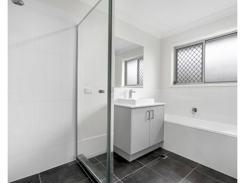 26 Muller Street, Redland Bay QLD 4165