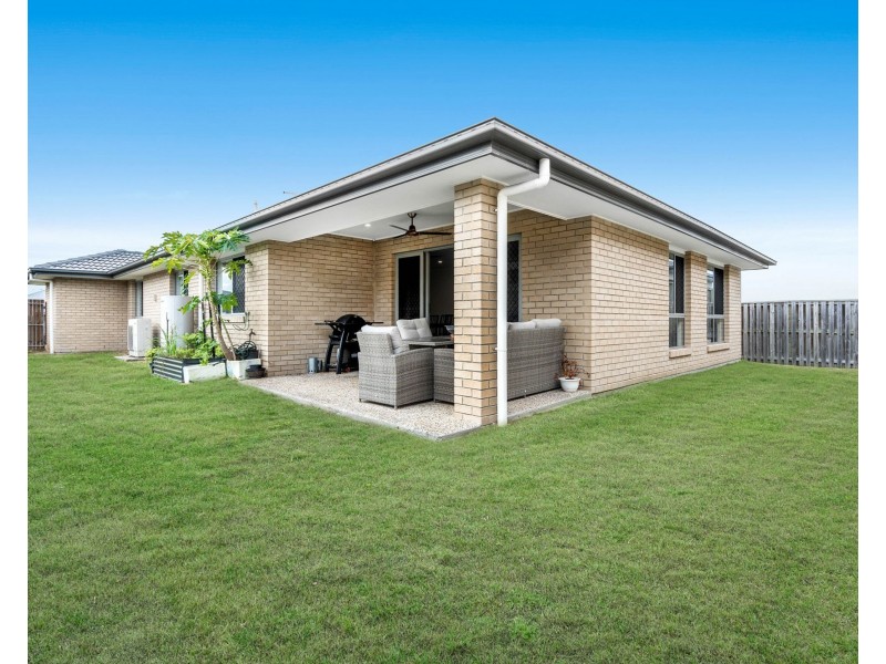 26 Muller Street, Redland Bay QLD 4165