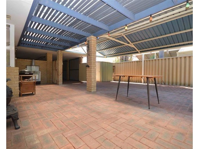 10 Cumberland Way, Waikiki WA 6169