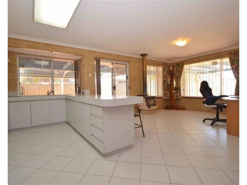 10 Cumberland Way, Waikiki WA 6169