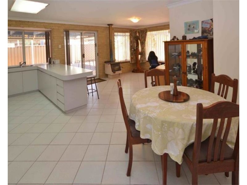 10 Cumberland Way, Waikiki WA 6169