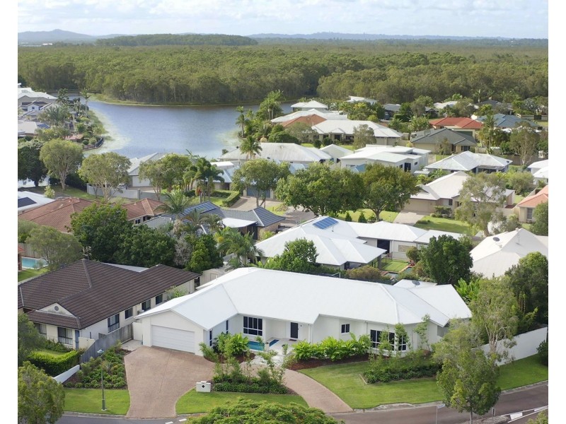 1 Undanbi Place, Pelican Waters QLD 4551