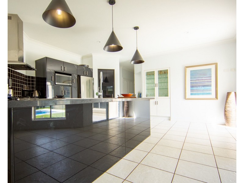 1 Undanbi Place, Pelican Waters QLD 4551