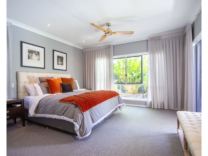 1 Undanbi Place, Pelican Waters QLD 4551