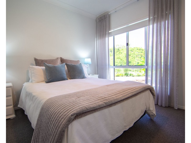 1 Undanbi Place, Pelican Waters QLD 4551