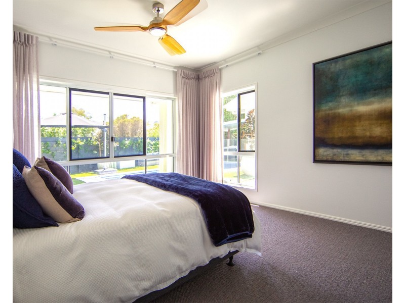 1 Undanbi Place, Pelican Waters QLD 4551