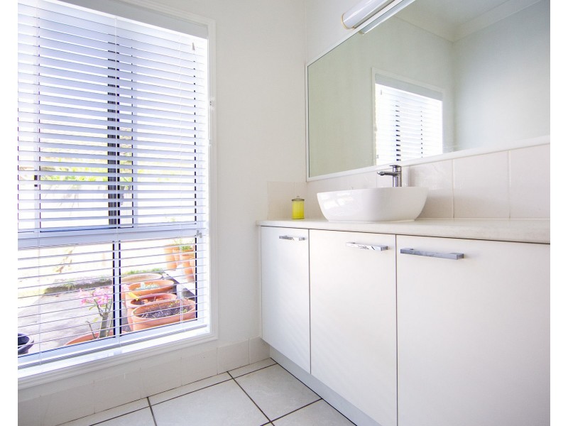 1 Undanbi Place, Pelican Waters QLD 4551