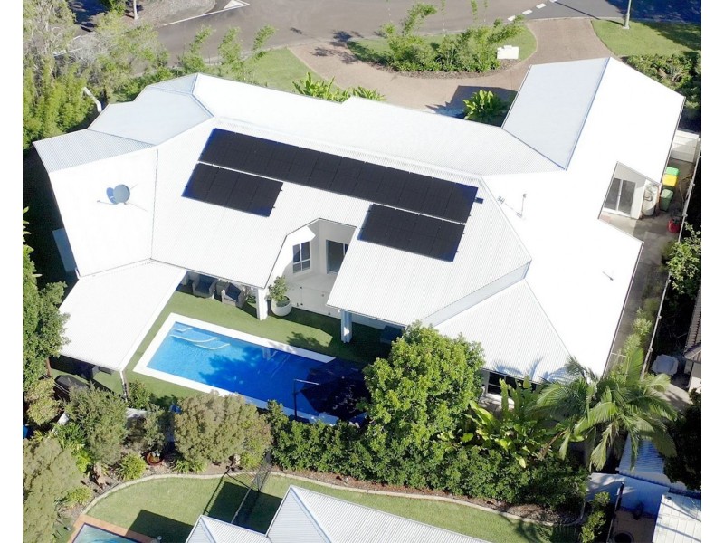 1 Undanbi Place, Pelican Waters QLD 4551