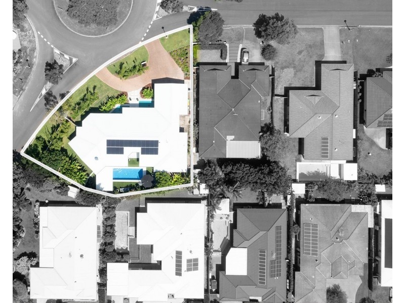 1 Undanbi Place, Pelican Waters QLD 4551