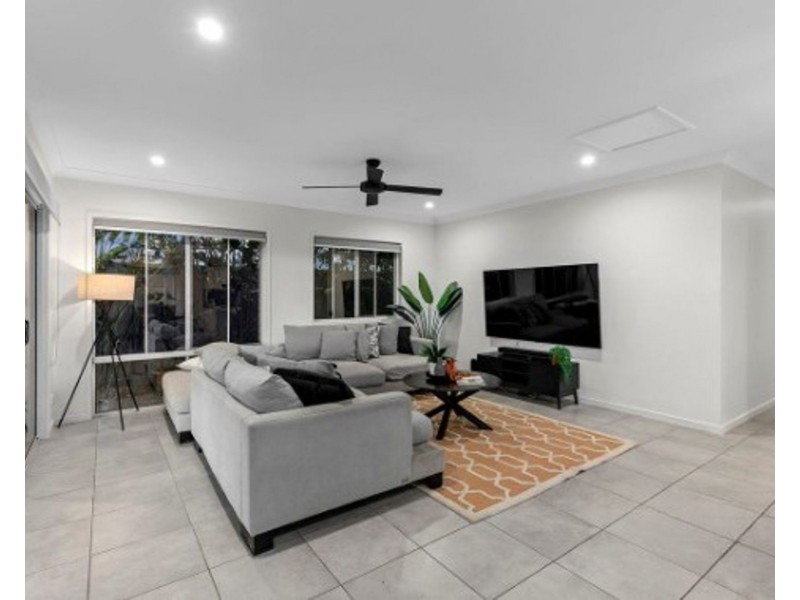 6 Premier Terrace, Bridgeman Downs QLD 4035